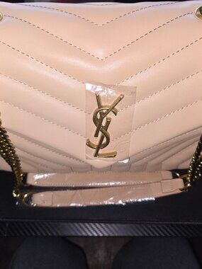 Quilted Cream Shoulder bag with gold hardware